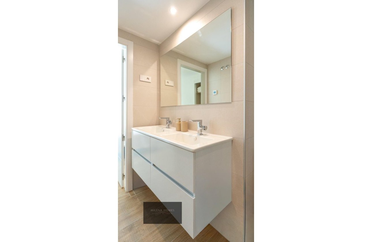 Herverkoop - Appartement -
Torrevieja - Punta Prima