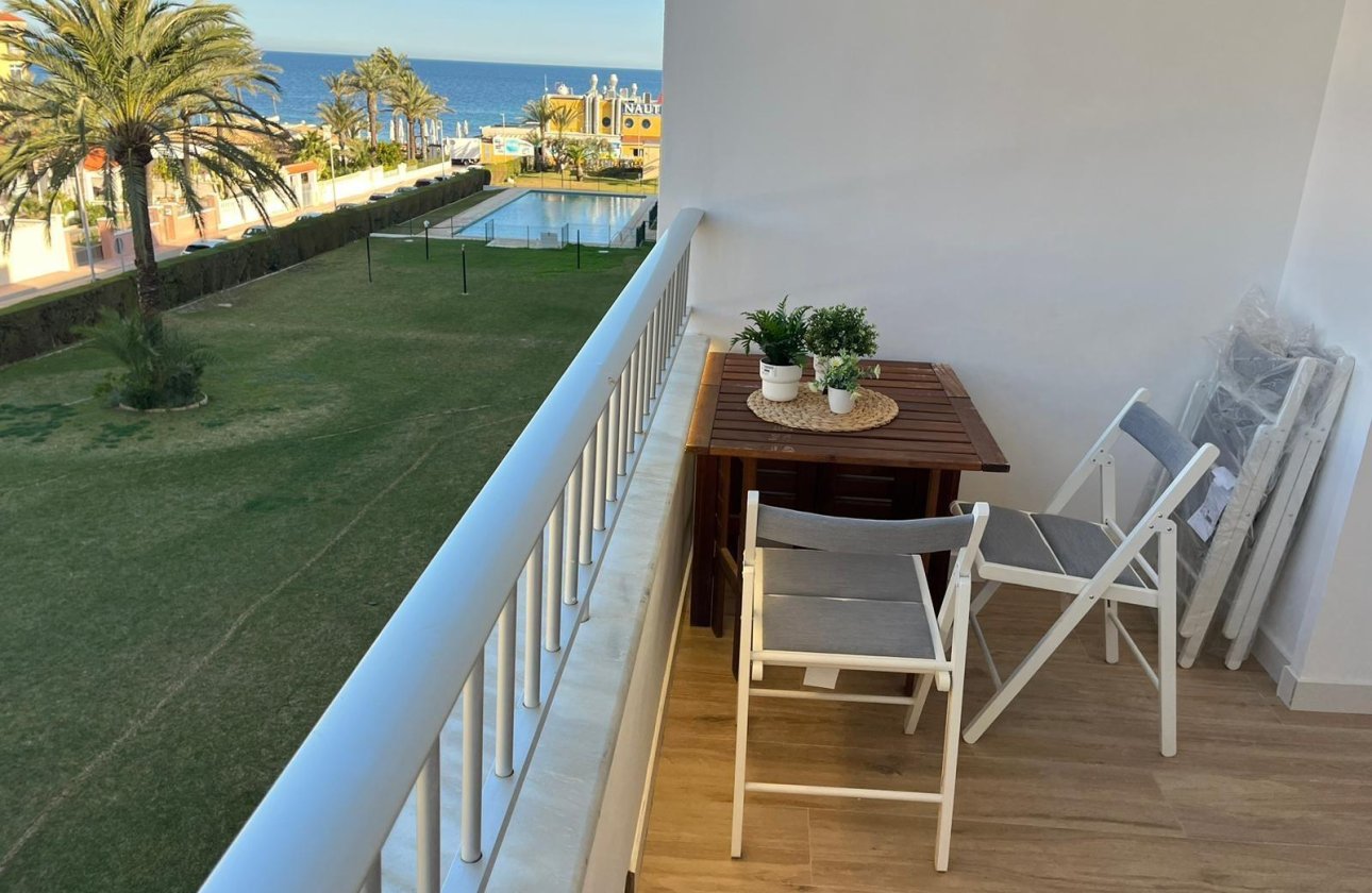 Herverkoop - Appartement -
Torrevieja - Punta Prima