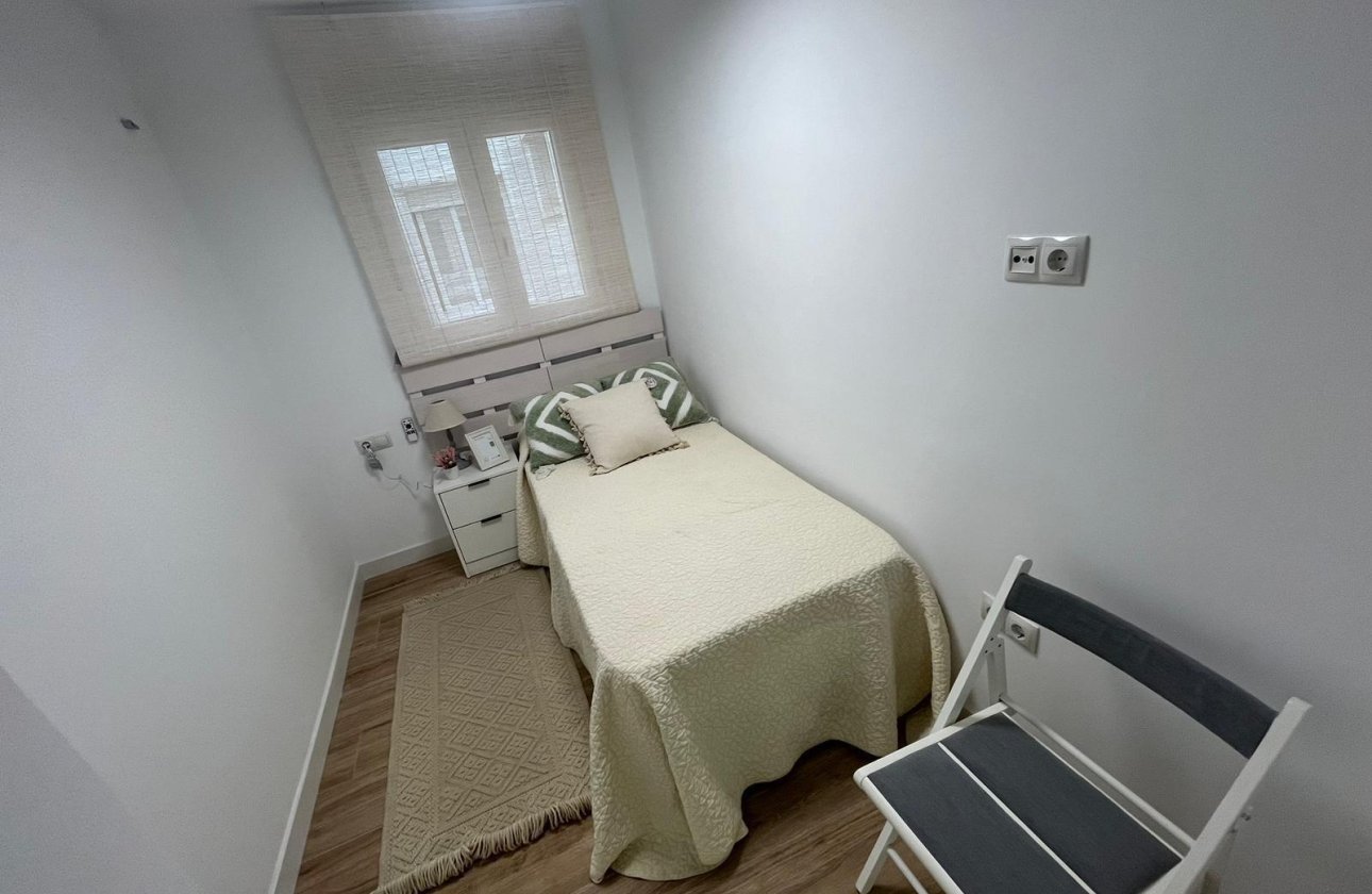 Herverkoop - Appartement -
Torrevieja - Punta Prima