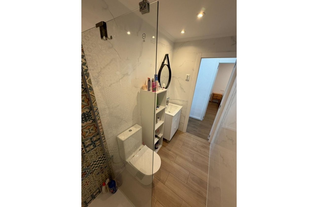 Herverkoop - Appartement -
Torrevieja - Punta Prima