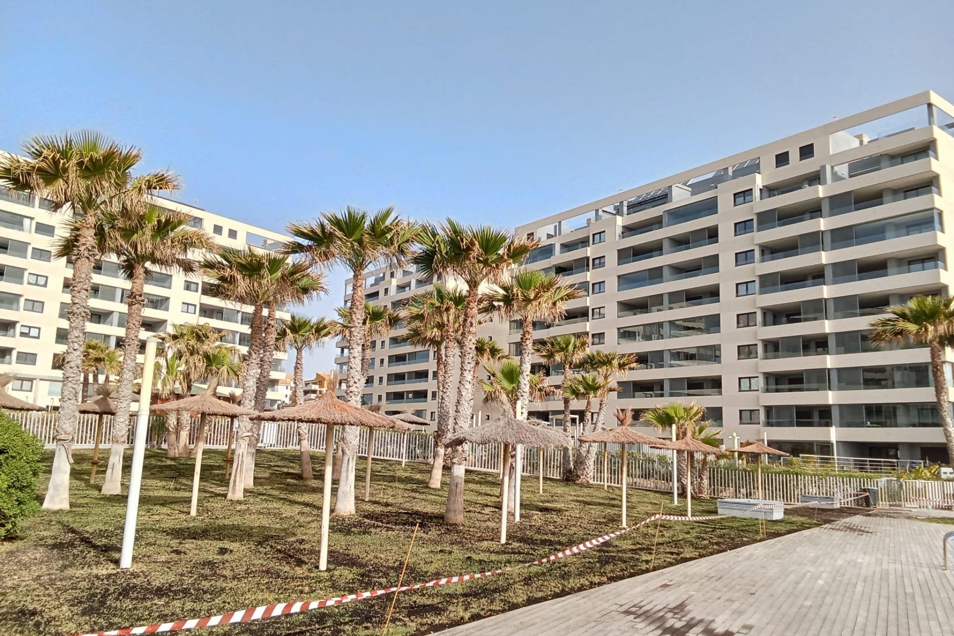 Herverkoop - Appartement -
Torrevieja - Punta Prima