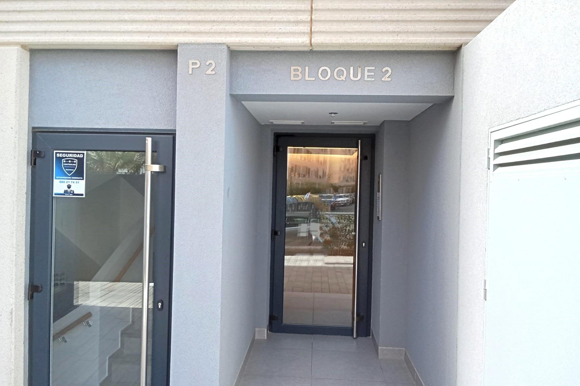 Herverkoop - Appartement -
Torrevieja - Punta Prima