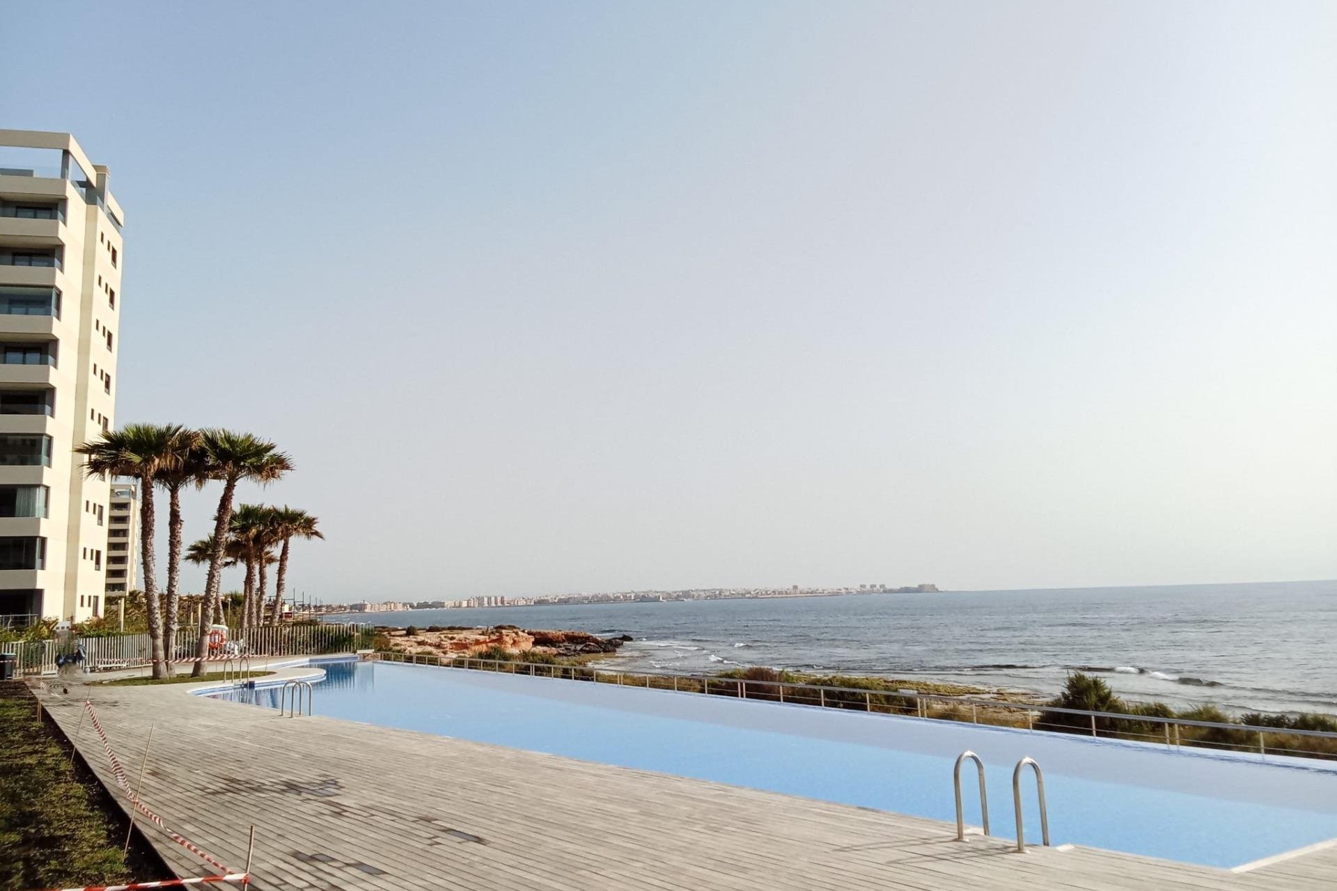 Herverkoop - Appartement -
Torrevieja - Punta Prima