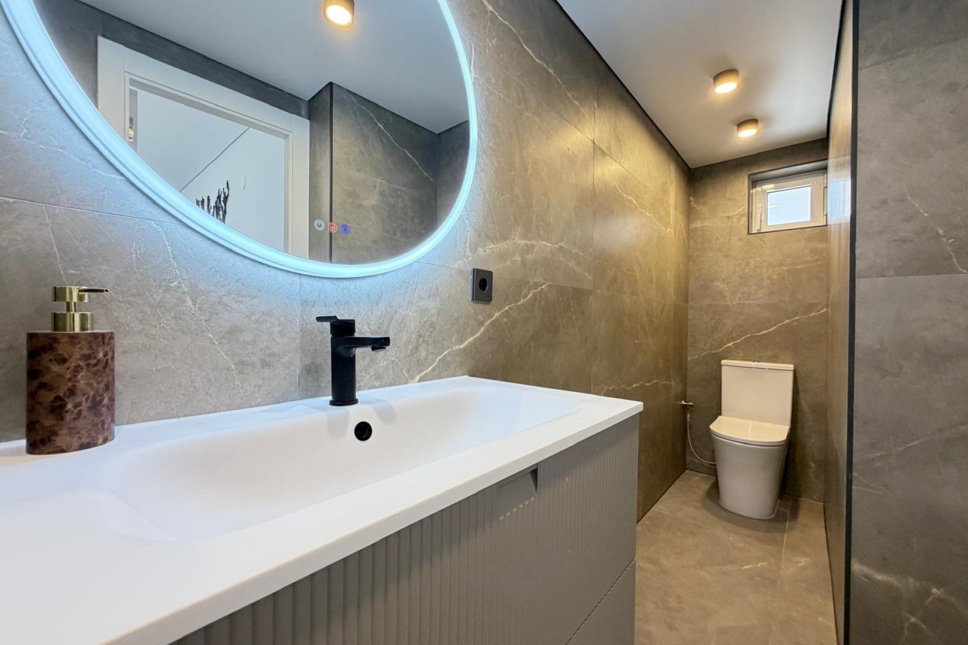 Herverkoop - Appartement -
Torrevieja - Punta Prima