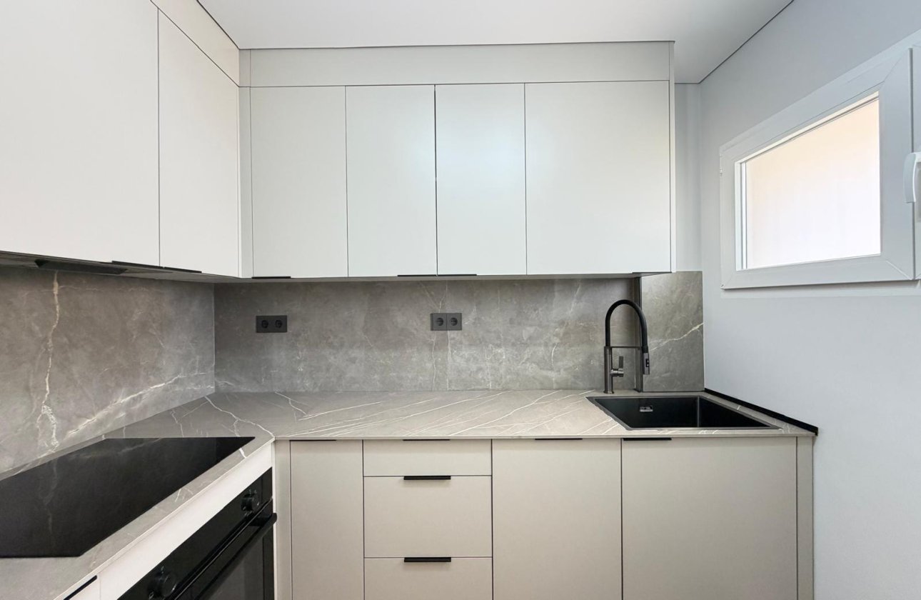 Herverkoop - Appartement -
Torrevieja - Punta Prima