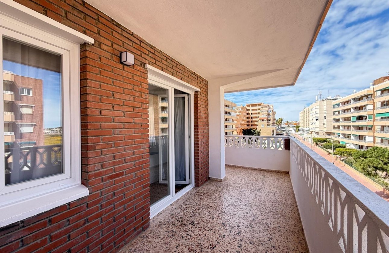 Herverkoop - Appartement -
Torrevieja - Punta Prima