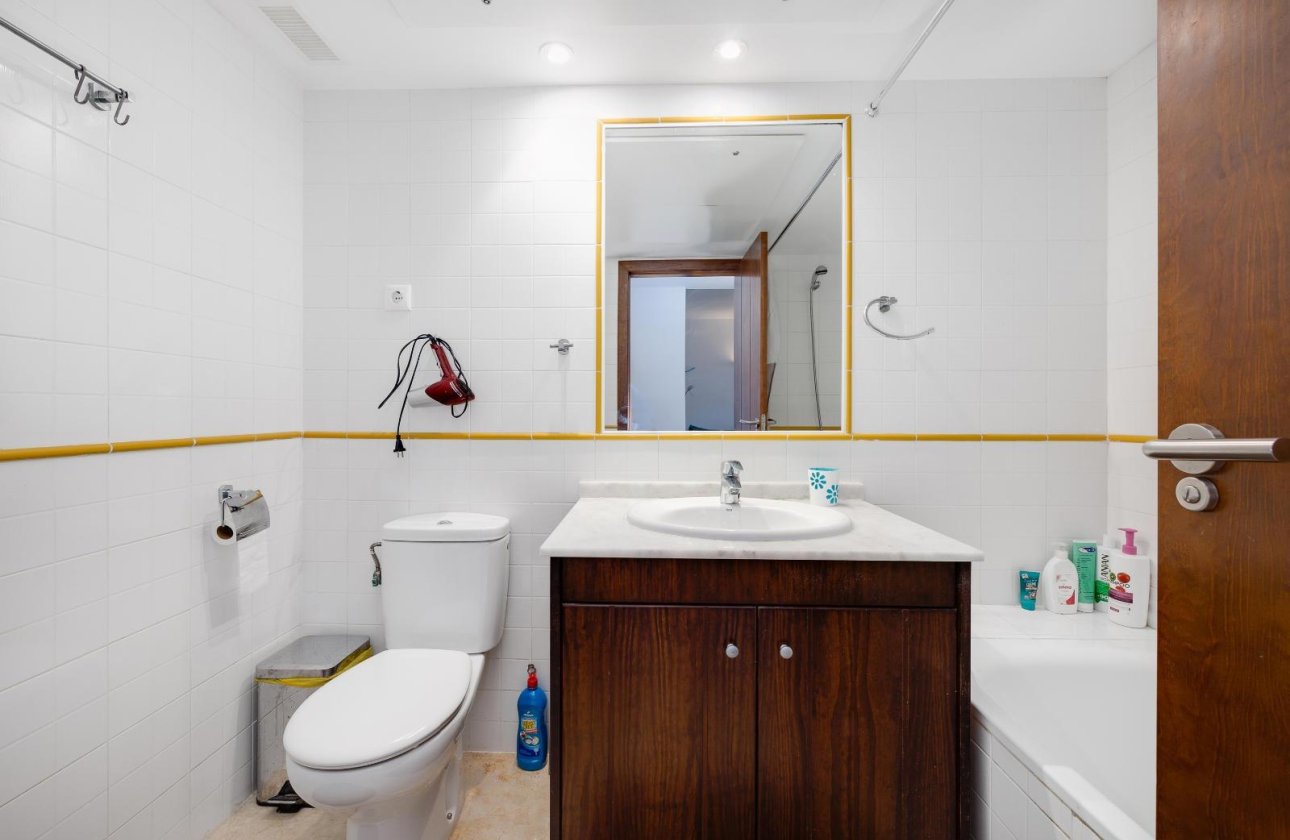 Herverkoop - Appartement -
Torrevieja - Punta Prima