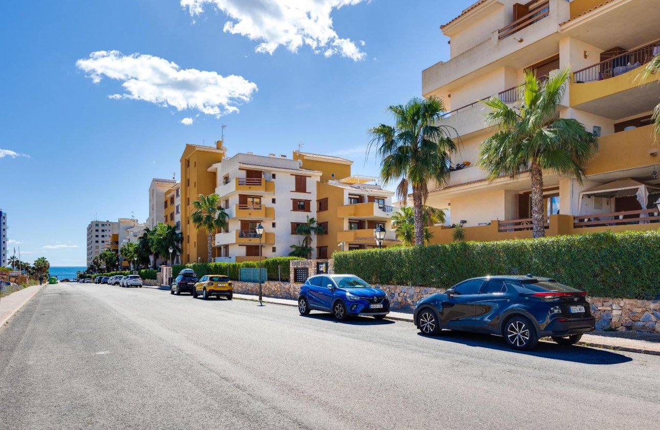 Herverkoop - Appartement -
Torrevieja - Punta Prima