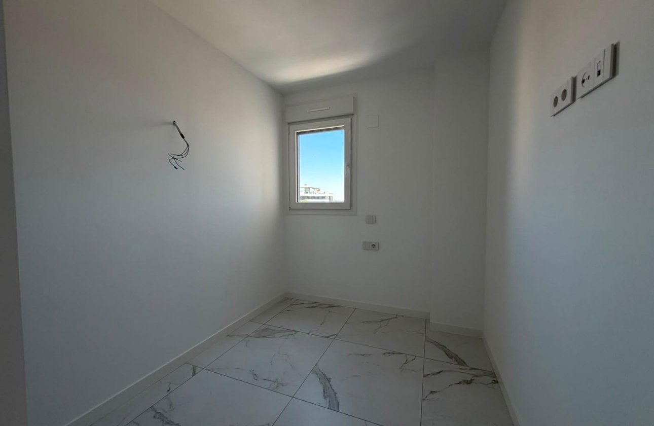 Herverkoop - Appartement -
Torrevieja - Punta Prima