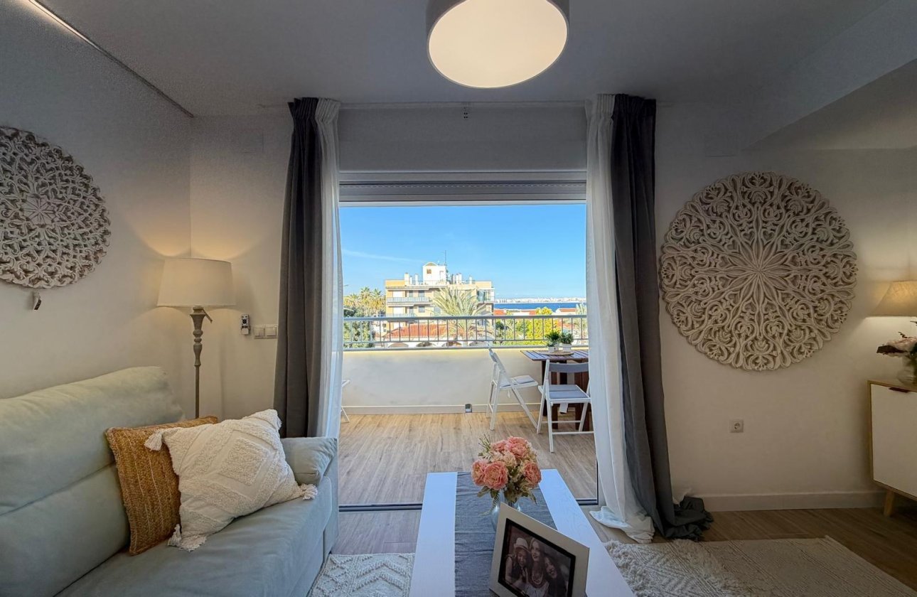 Herverkoop - Appartement -
Torrevieja - Punta Prima