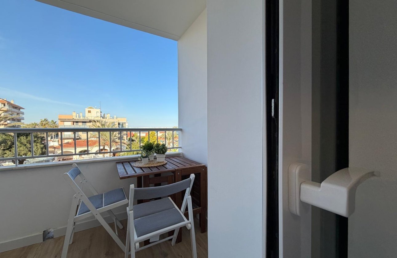 Herverkoop - Appartement -
Torrevieja - Punta Prima