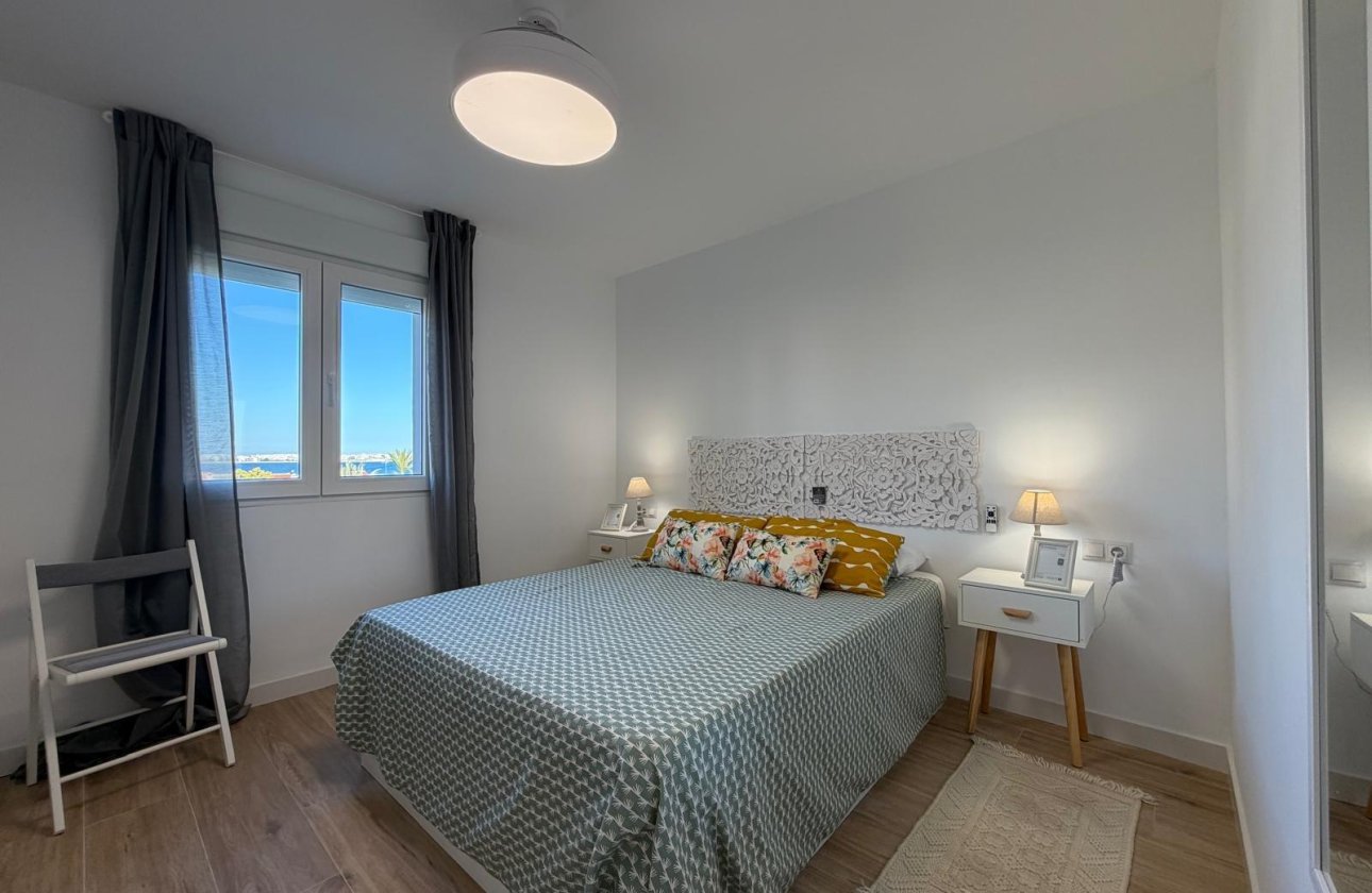 Herverkoop - Appartement -
Torrevieja - Punta Prima