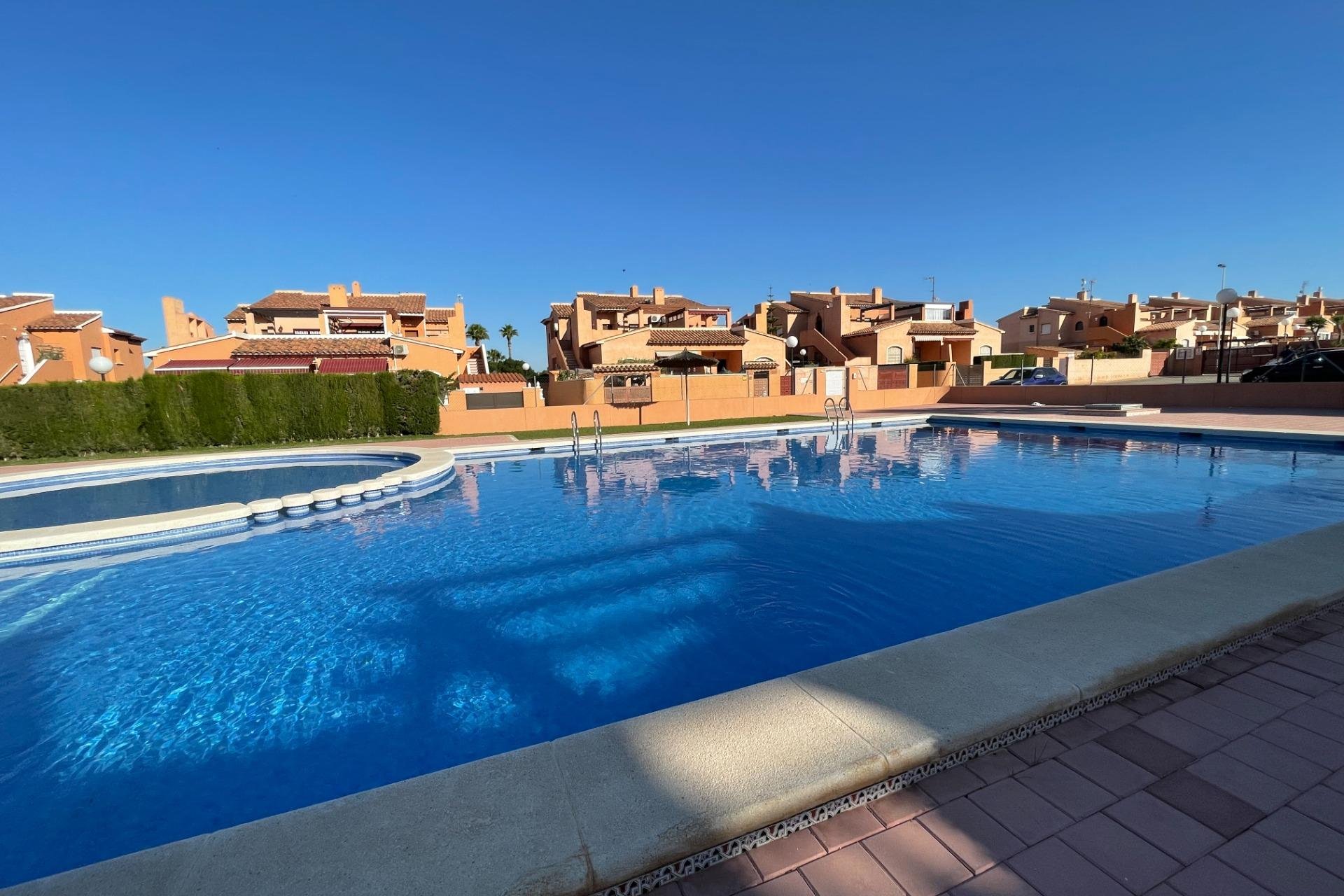 Herverkoop - Appartement -
Torrevieja - Rosaleda-los Frutales