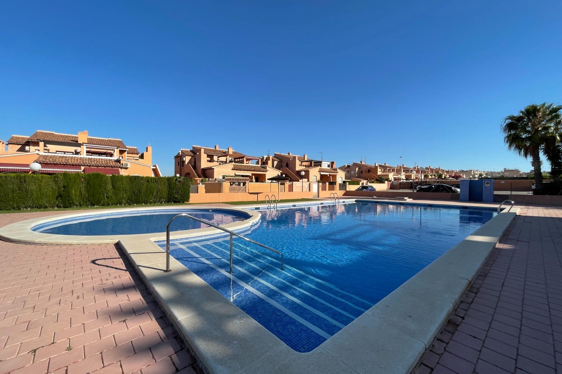 Herverkoop - Appartement -
Torrevieja - Rosaleda-los Frutales