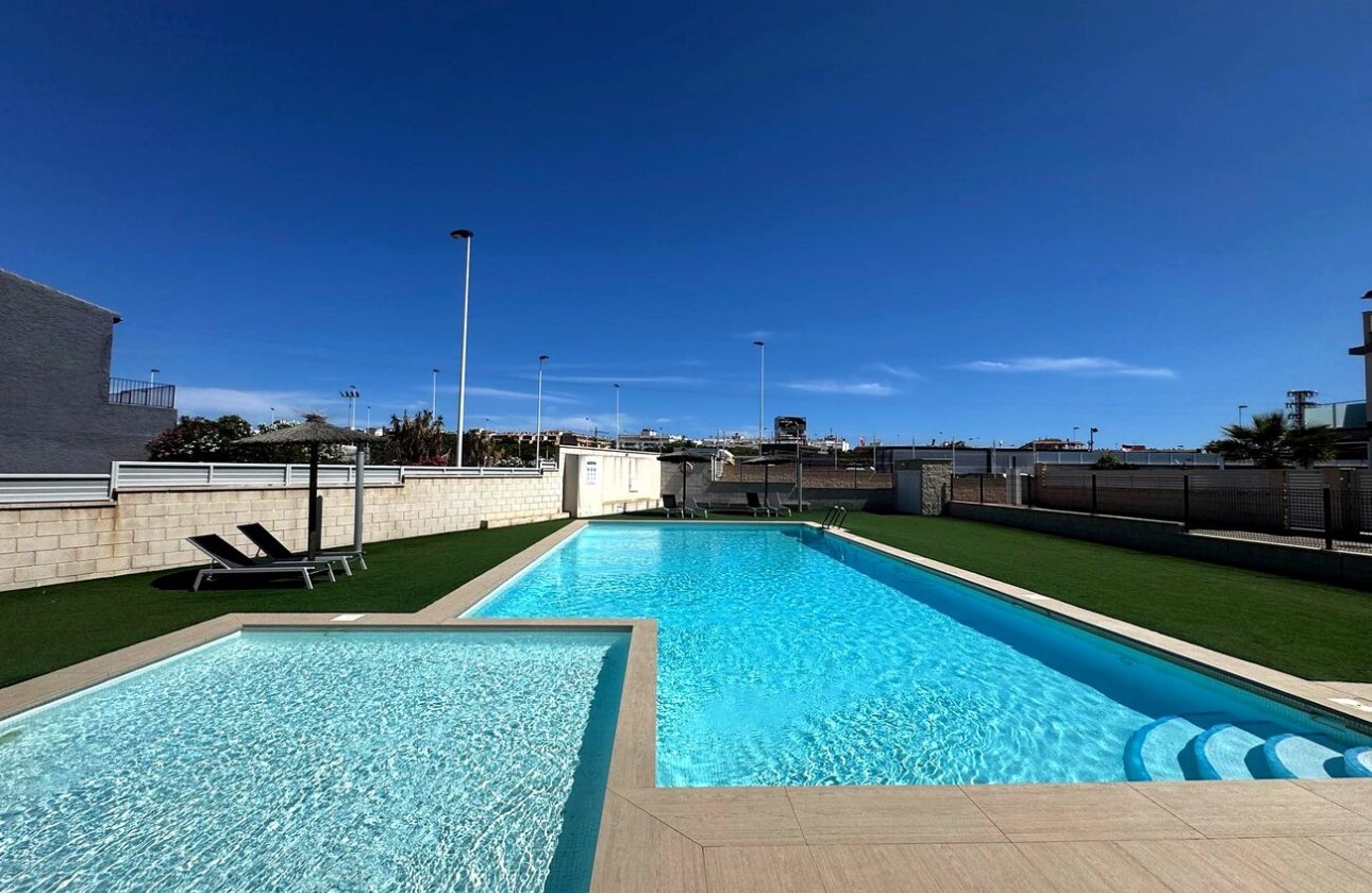 Herverkoop - Appartement -
Torrevieja - Torreta Florida