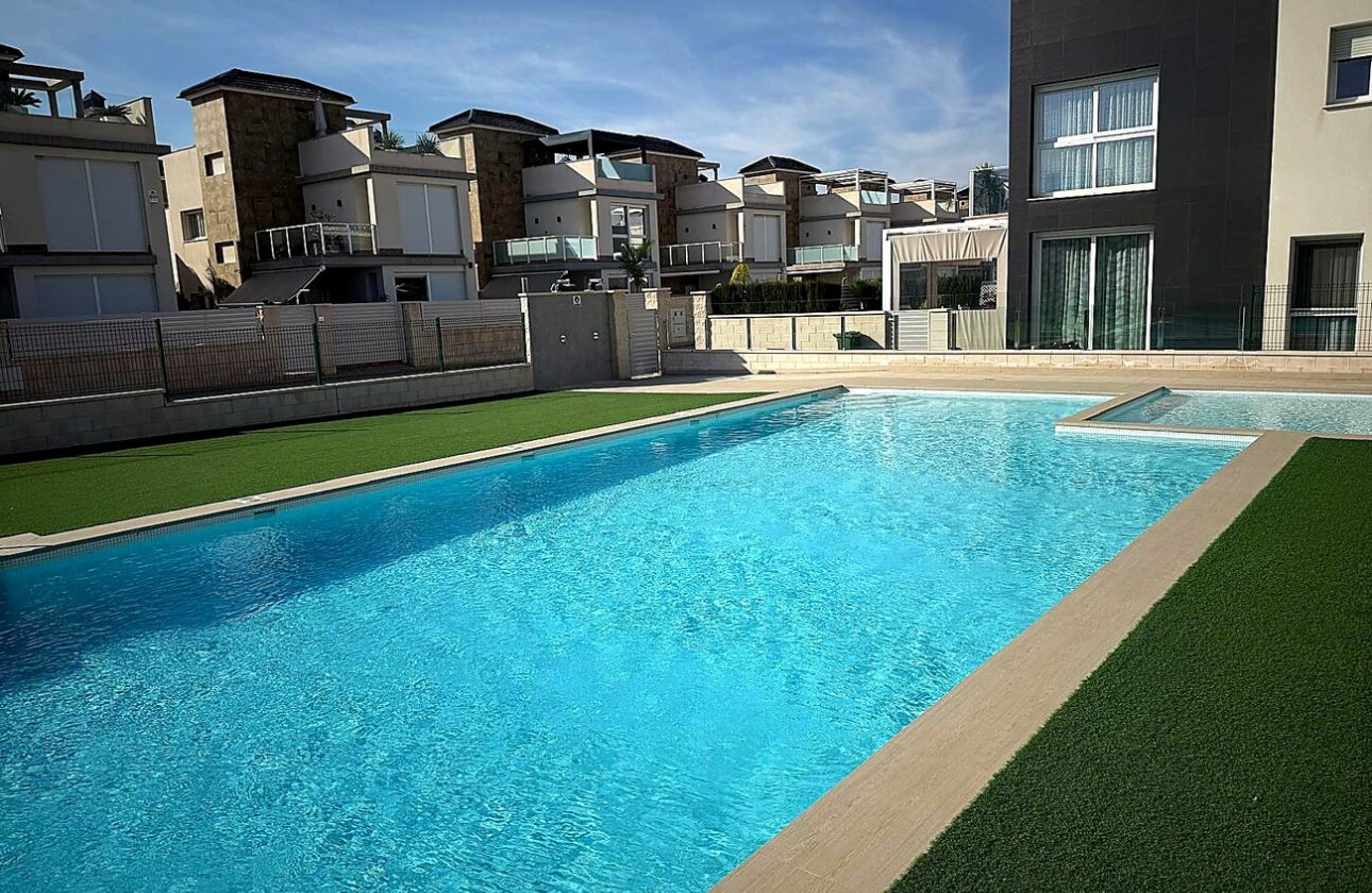 Herverkoop - Appartement -
Torrevieja - Torreta Florida