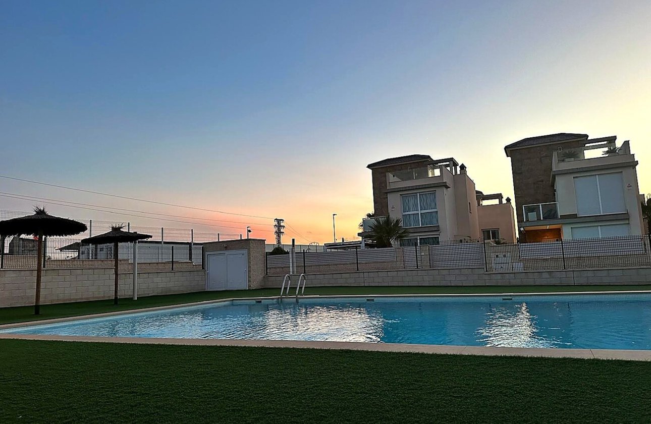 Herverkoop - Appartement -
Torrevieja - Torreta Florida