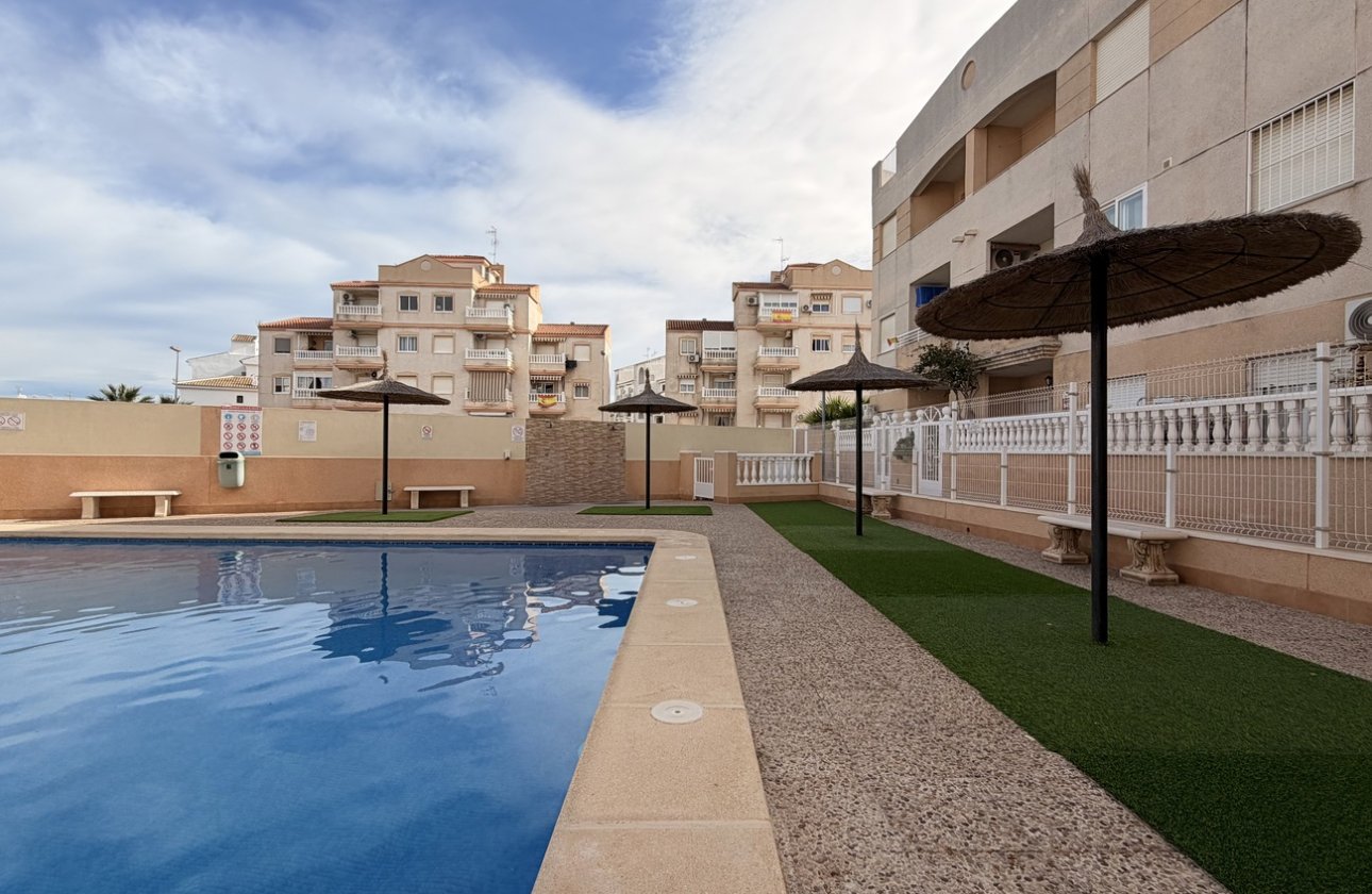 Herverkoop - Appartement -
Torrevieja - Urb. Calas Blancas III