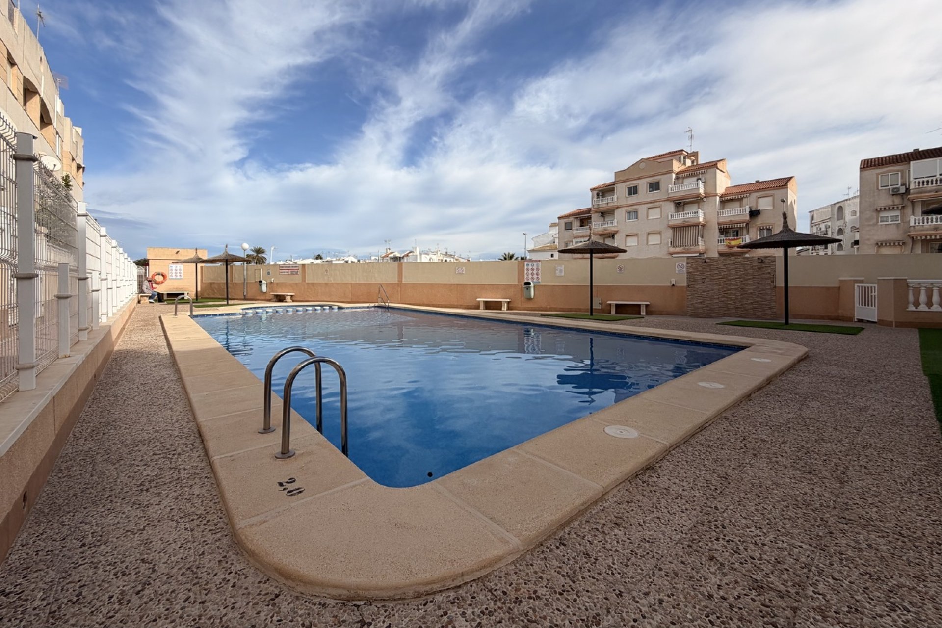 Herverkoop - Appartement -
Torrevieja - Urb. Calas Blancas III