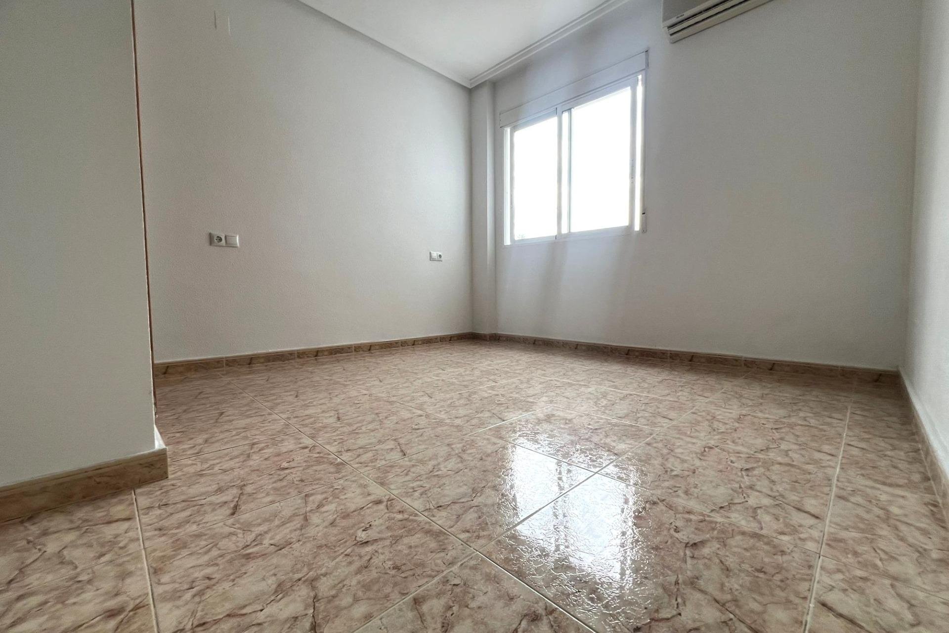 Herverkoop - Appartement -
Torrevieja