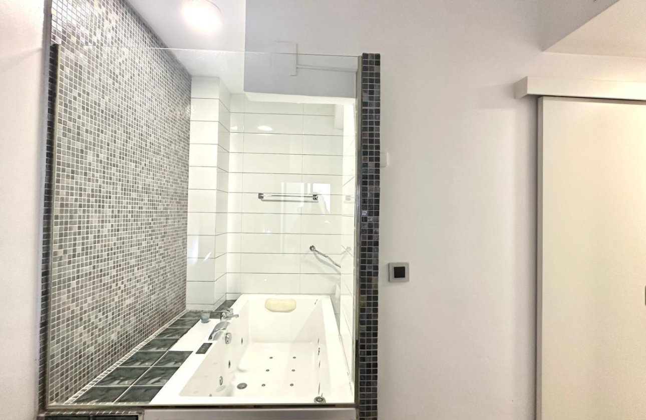 Herverkoop - Appartement -
Torrevieja