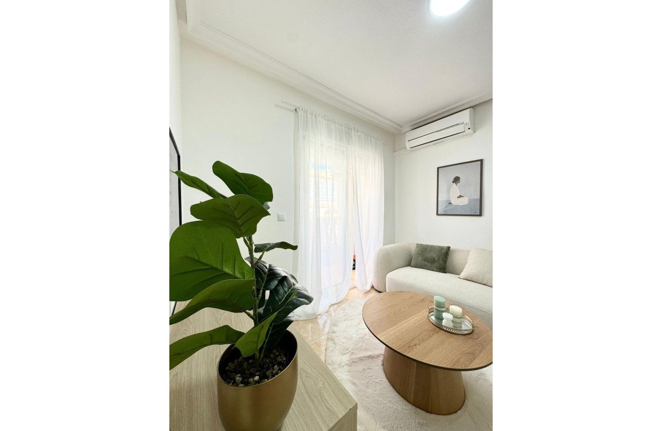 Herverkoop - Appartement -
Torrevieja