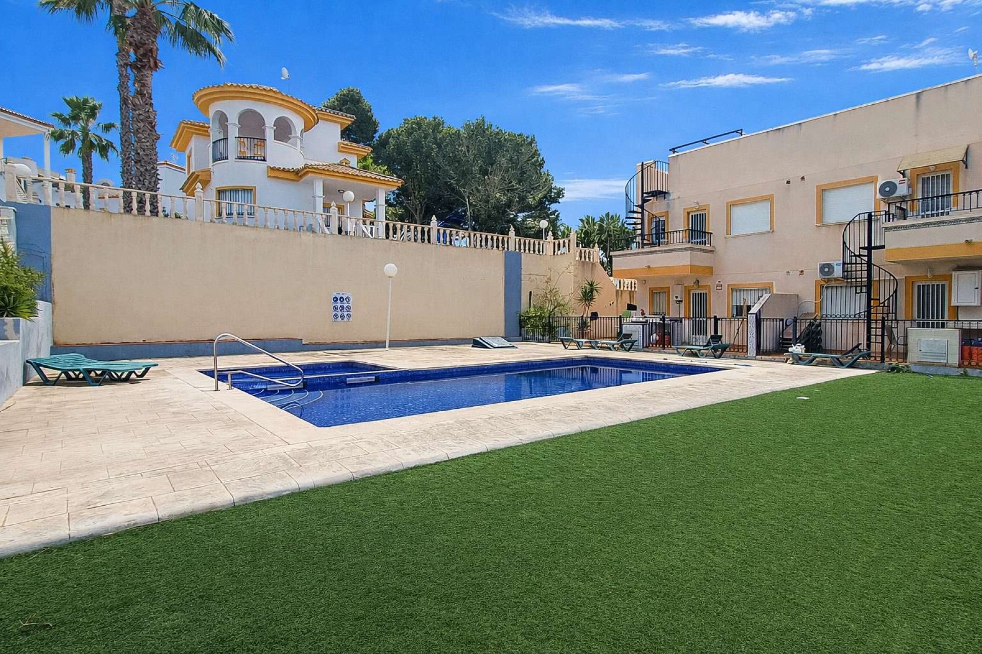 Herverkoop - Appartement -
Villamartin - Costa Blanca