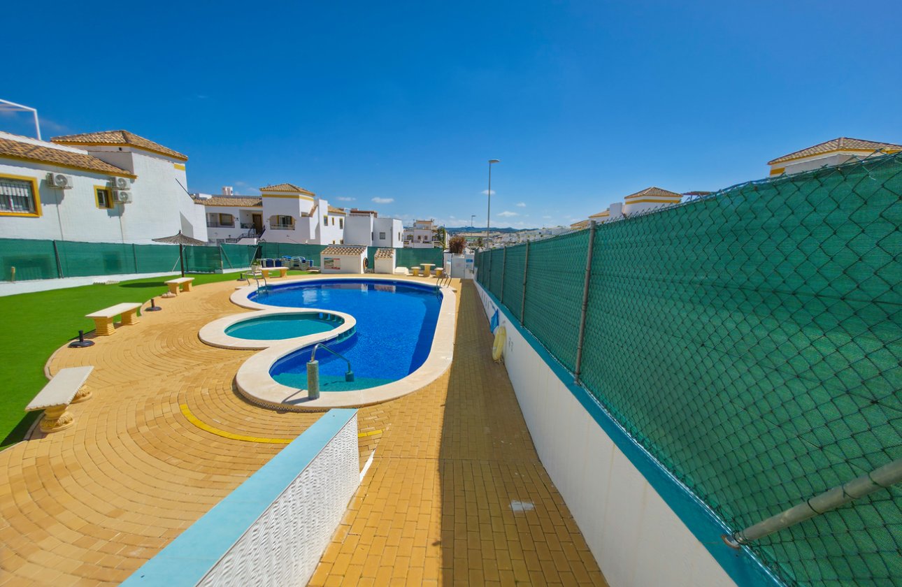 Herverkoop - Appartement -
Vistabella Golf Entre Naranjos - Inland