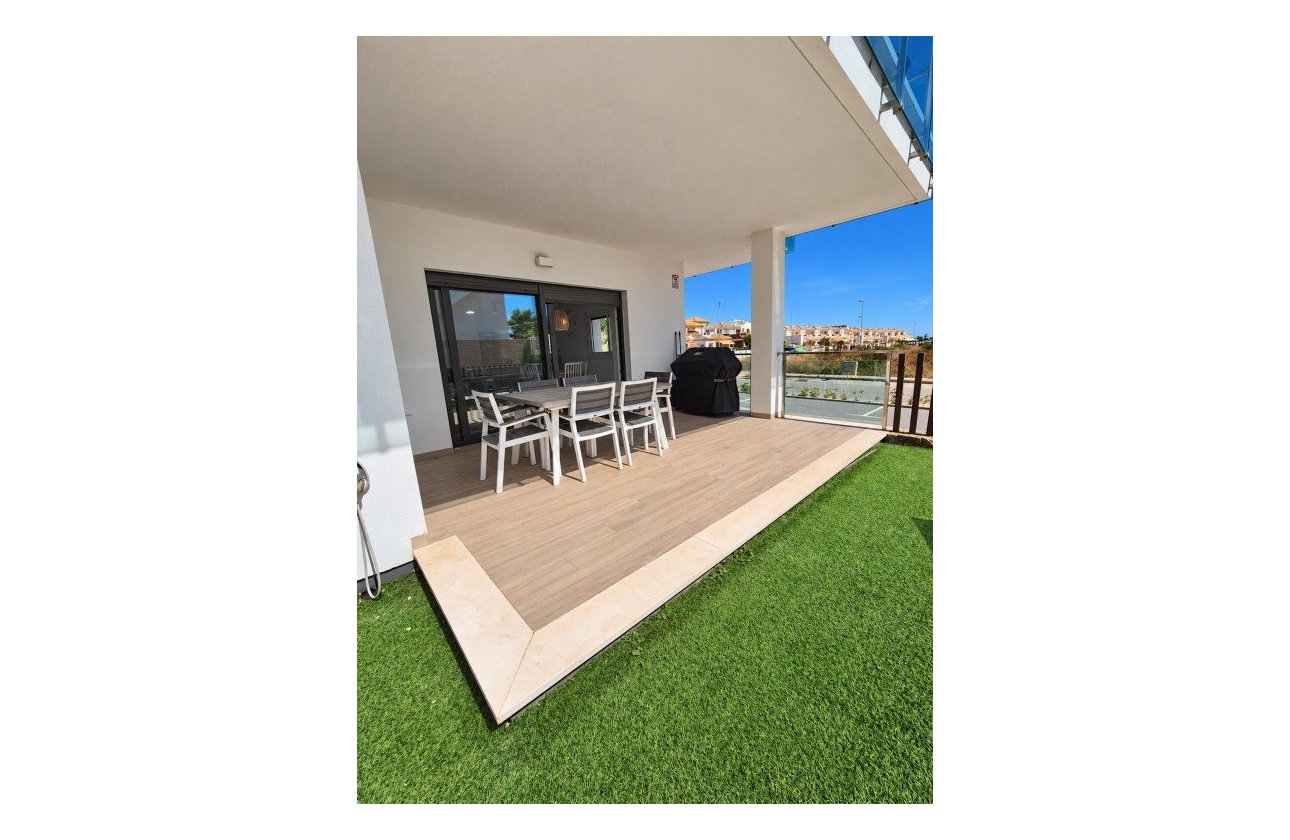 Herverkoop - Appartement -
Vistabella Golf Entre Naranjos - Inland