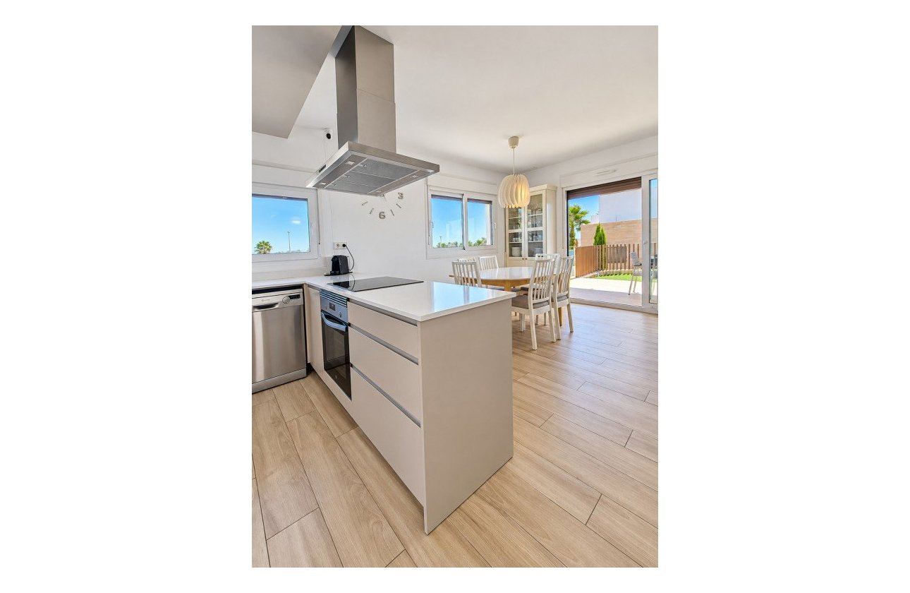 Herverkoop - Appartement -
Vistabella Golf Entre Naranjos - Inland