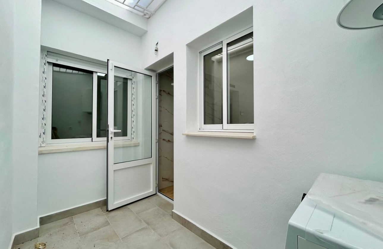 Herverkoop - Bungalow -
La Siesta - Costa Blanca