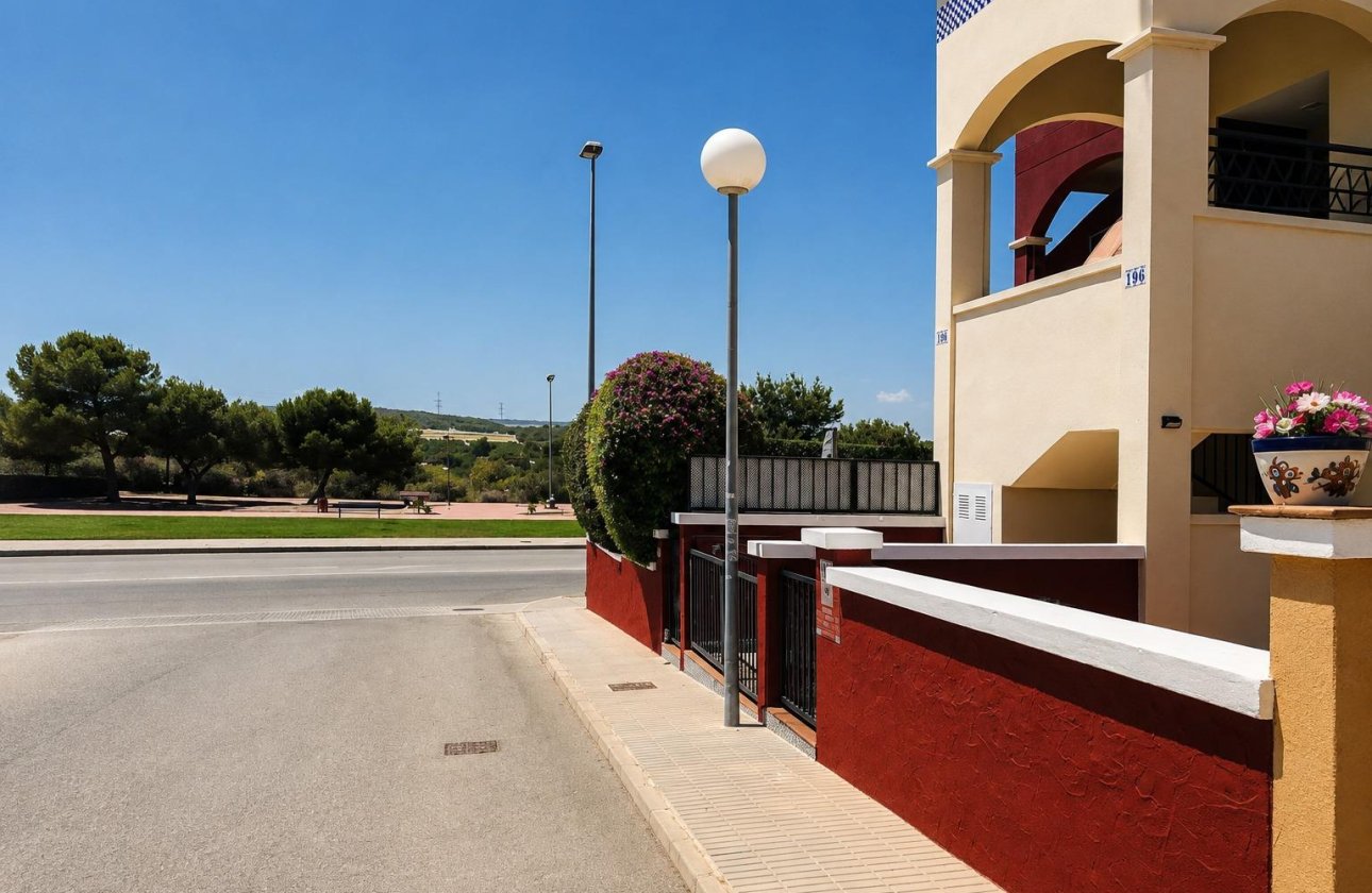 Herverkoop - Bungalow -
Orihuela Costa - Costa Blanca
