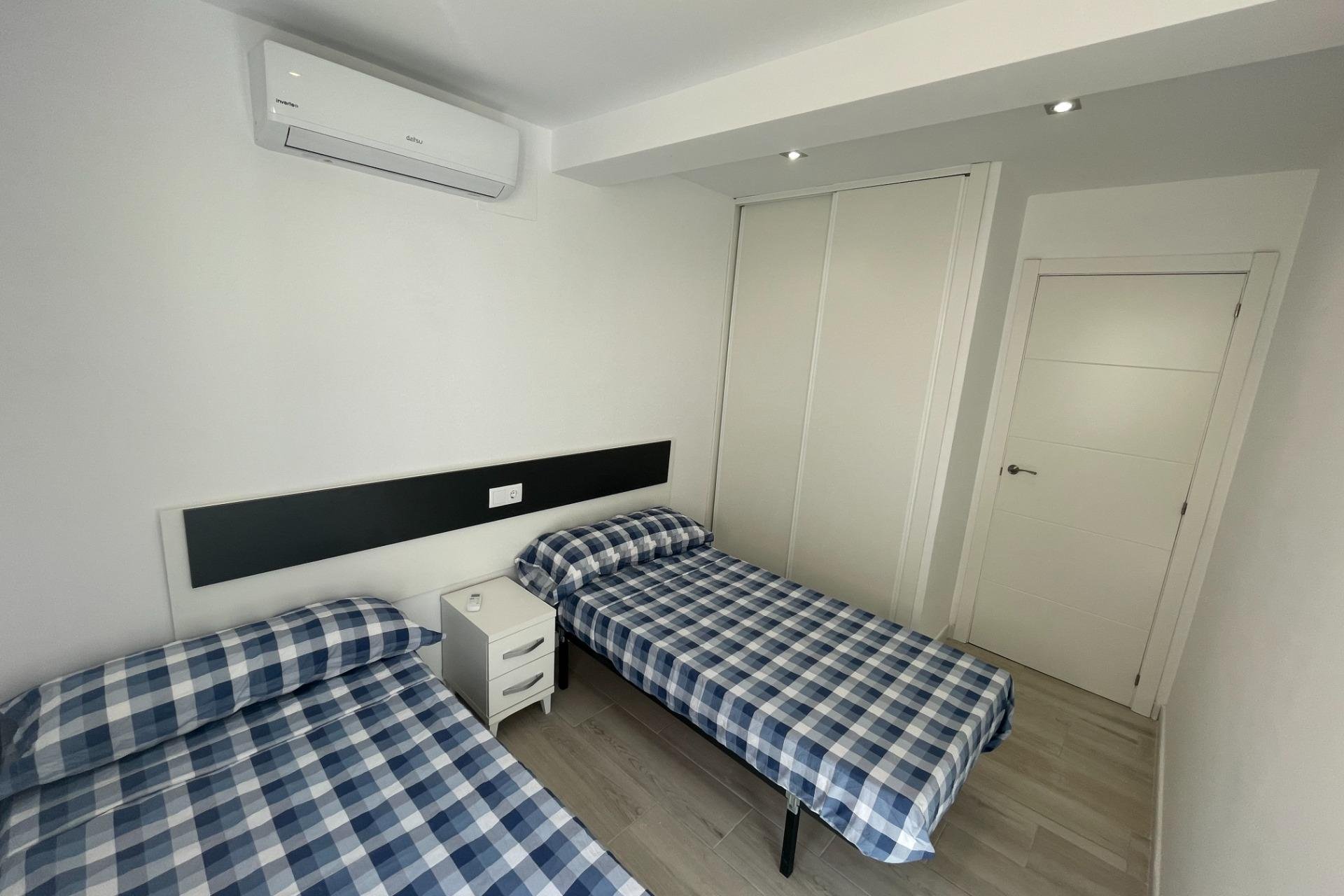 Herverkoop - Bungalow -
Orihuela Costa - La Regia