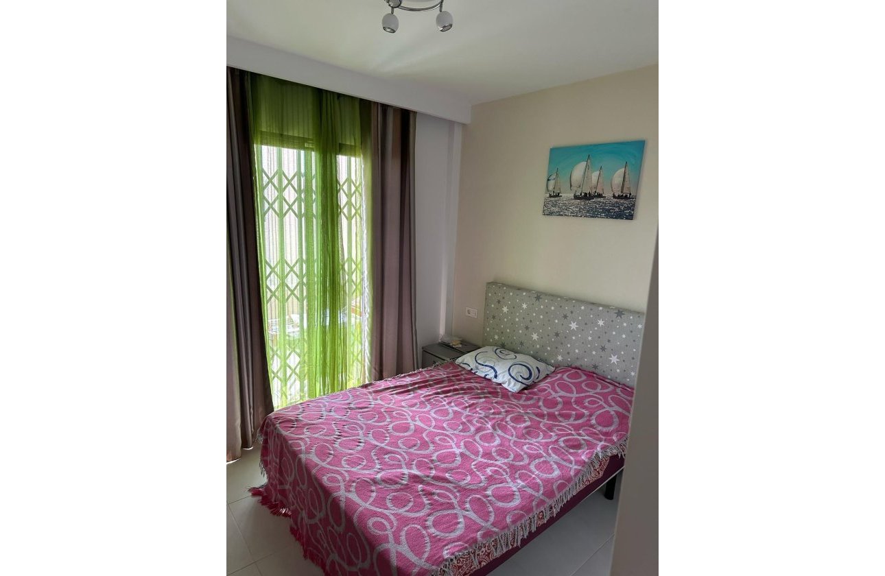 Herverkoop - Bungalow -
Orihuela Costa - La Zenia