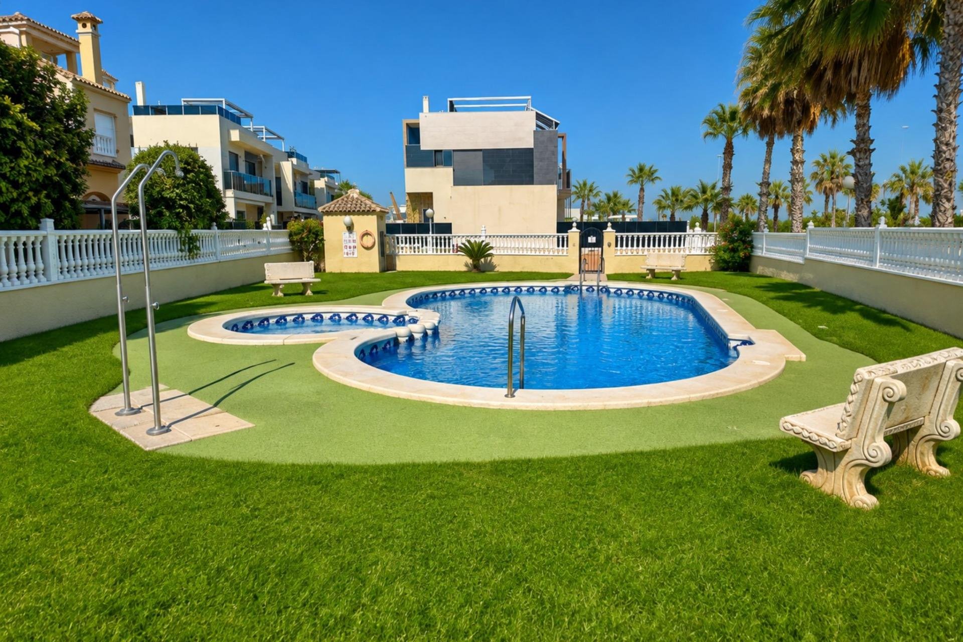 Herverkoop - Bungalow -
Orihuela Costa - Lomas de Cabo Roig