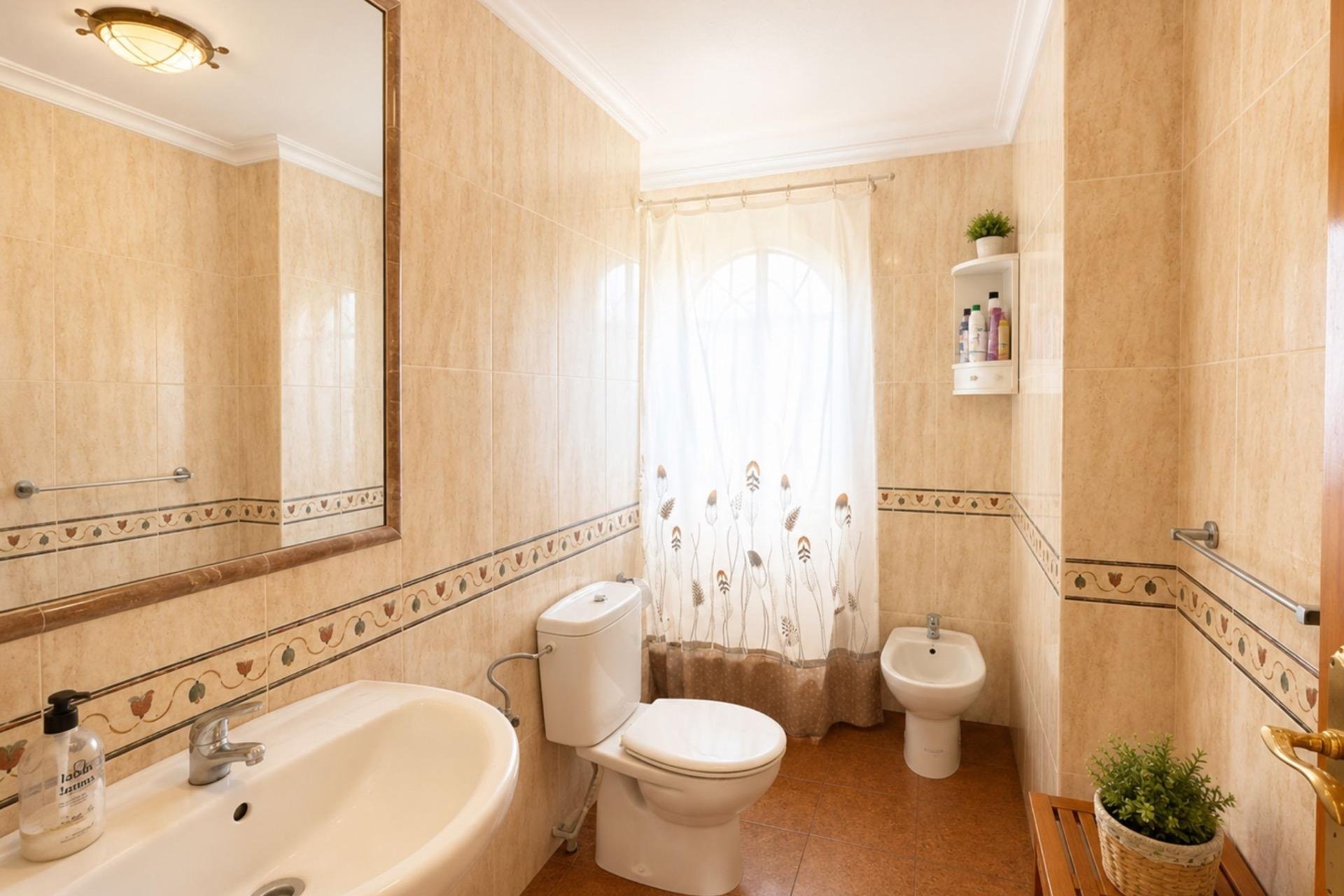 Herverkoop - Bungalow -
Orihuela Costa - Lomas de Cabo Roig