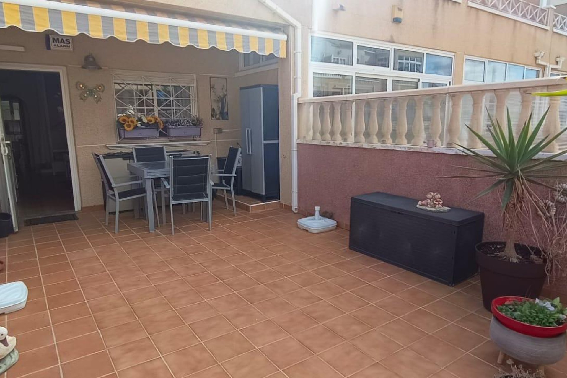 Herverkoop - Bungalow -
Orihuela Costa - Los Almendros-la Florida