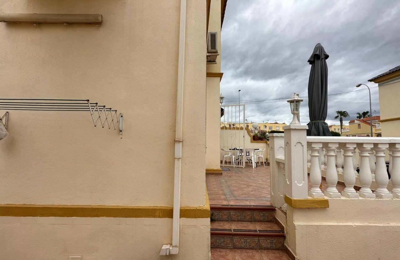 Herverkoop - Bungalow -
Orihuela Costa - Los Almendros-la Florida