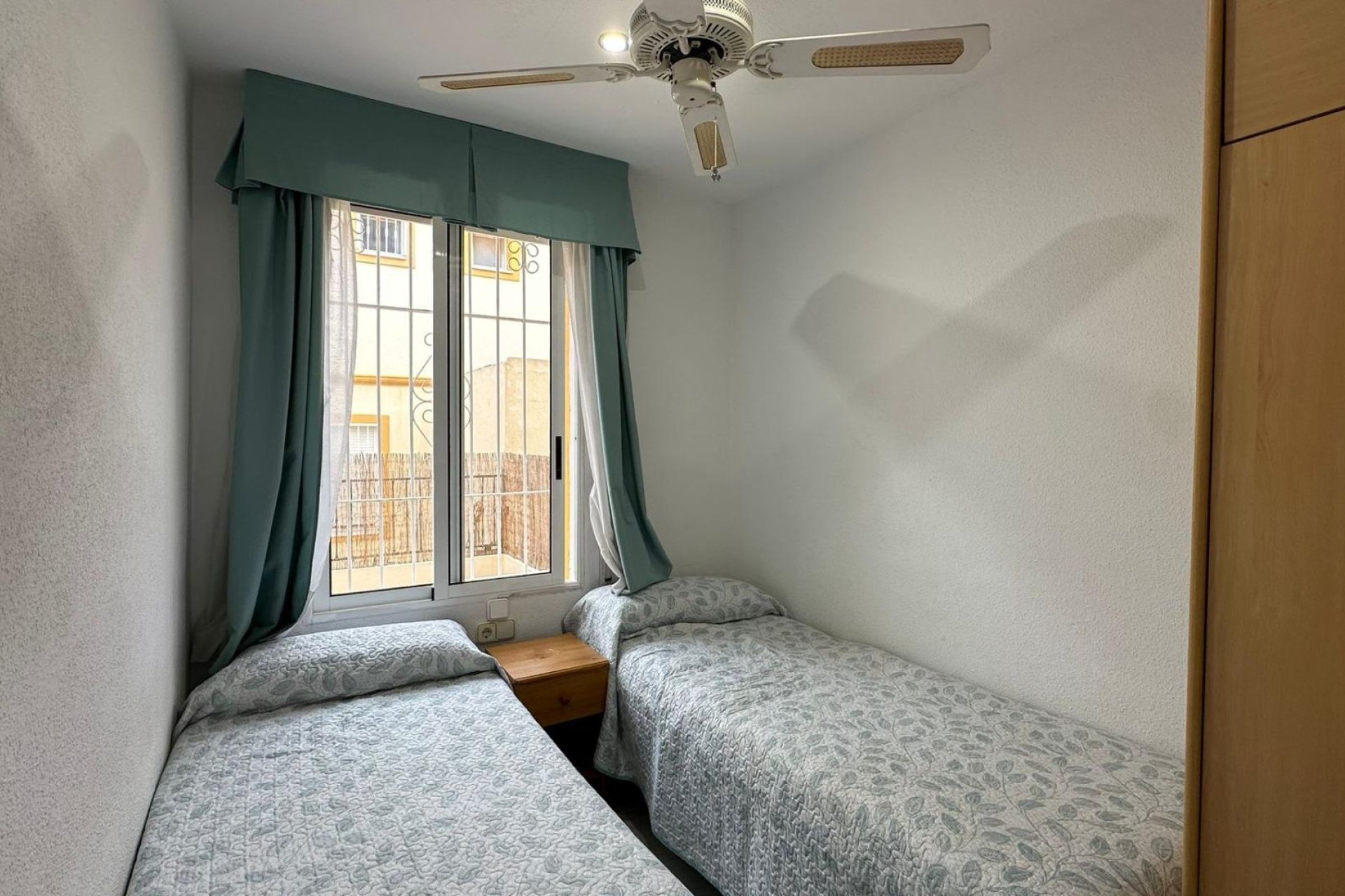 Herverkoop - Bungalow -
Orihuela Costa - Los Almendros-la Florida