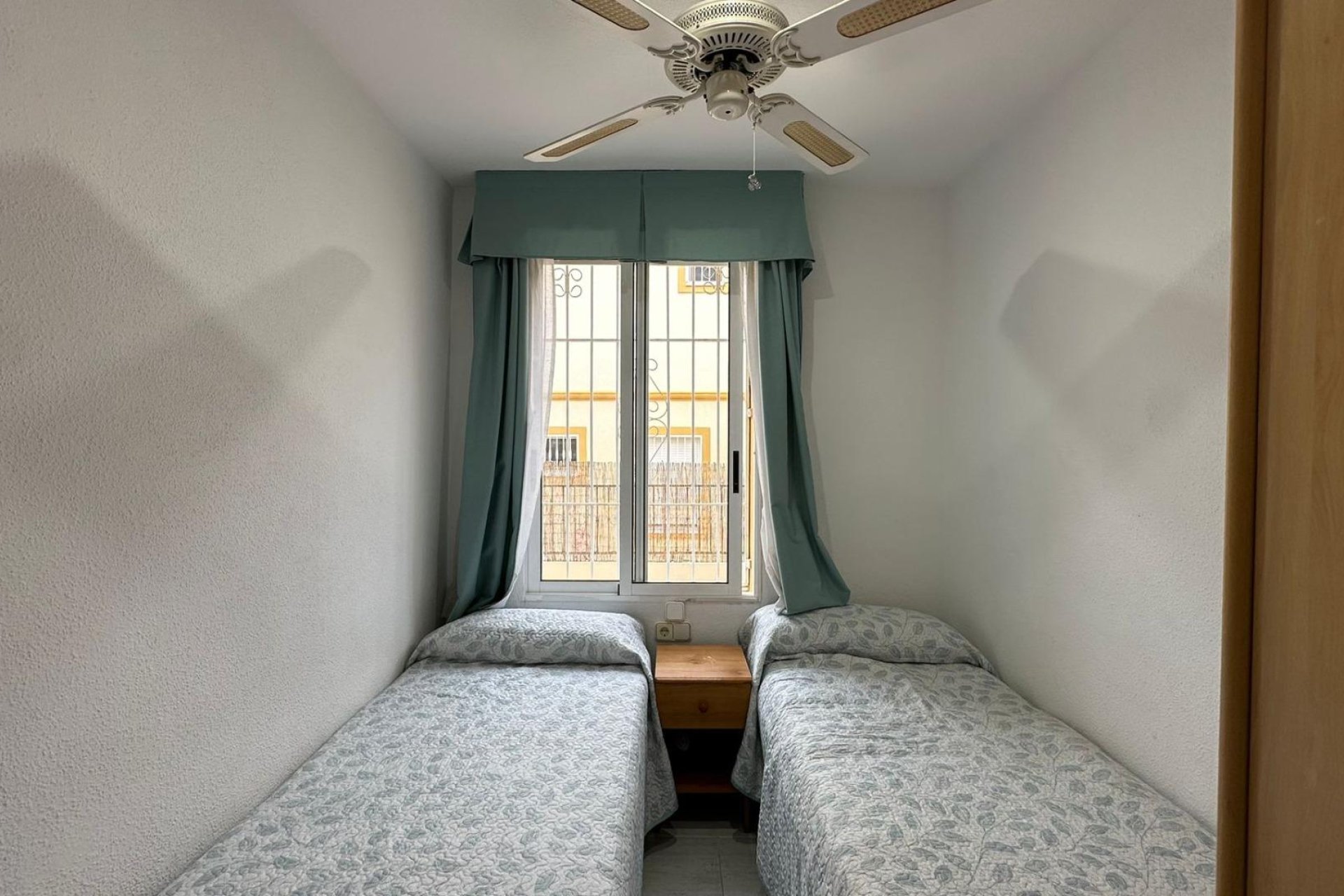 Herverkoop - Bungalow -
Orihuela Costa - Los Almendros-la Florida