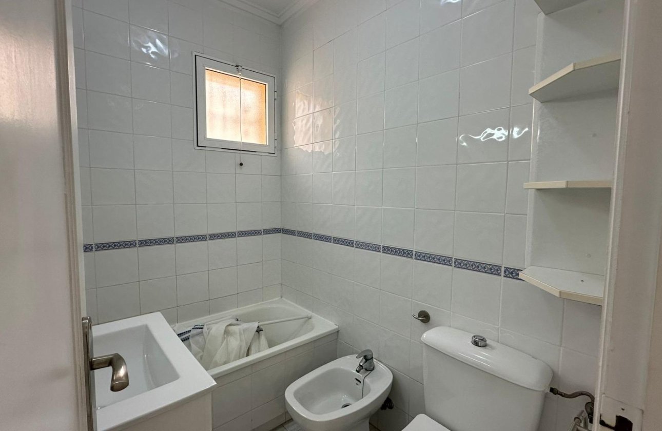 Herverkoop - Bungalow -
Orihuela Costa - Los Almendros-la Florida