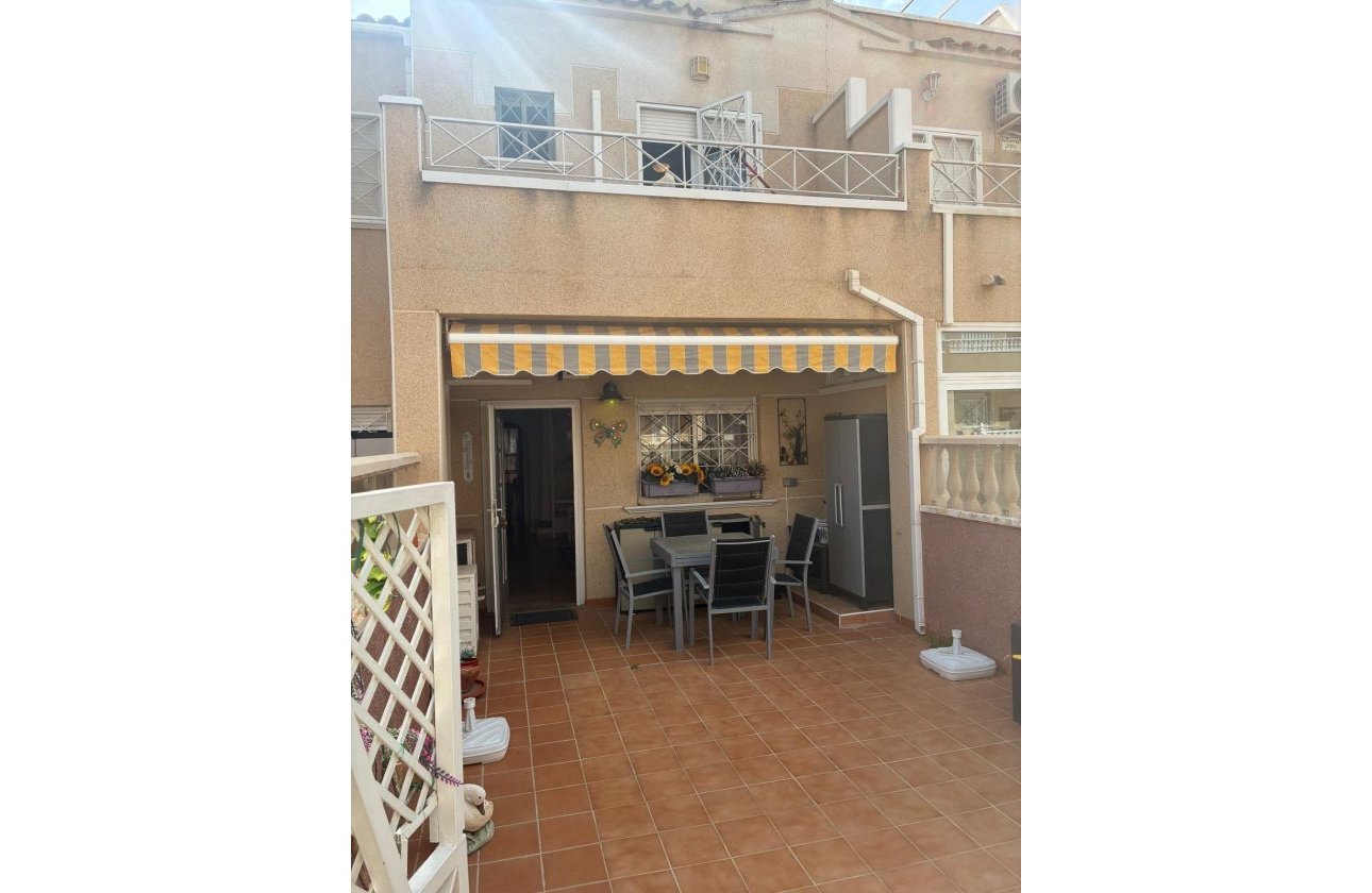 Herverkoop - Bungalow -
Orihuela Costa - Los Almendros-la Florida