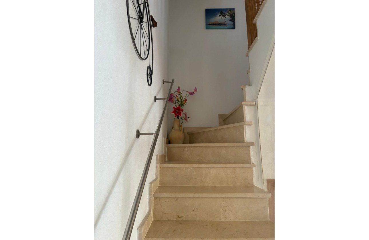 Herverkoop - Bungalow -
Orihuela Costa - Los Almendros-la Florida