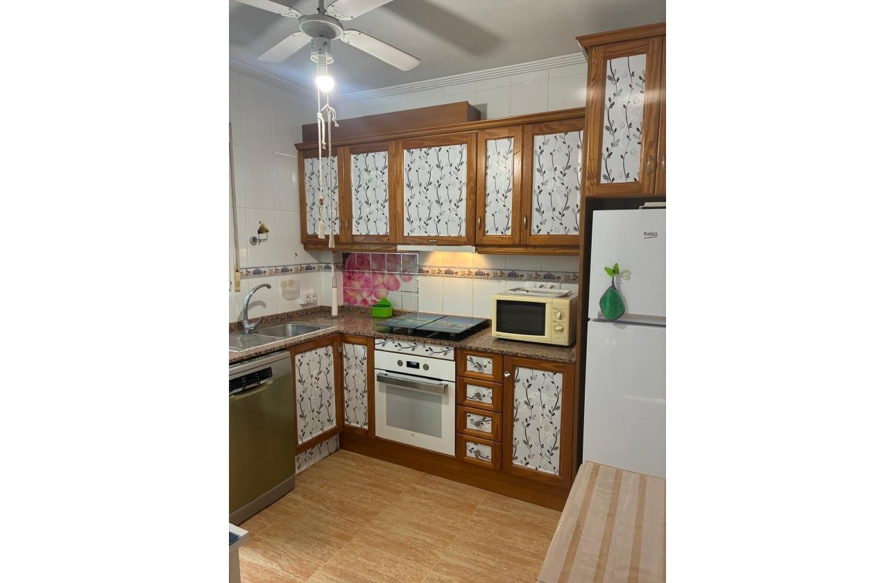 Herverkoop - Bungalow -
Orihuela Costa - Los Almendros-la Florida