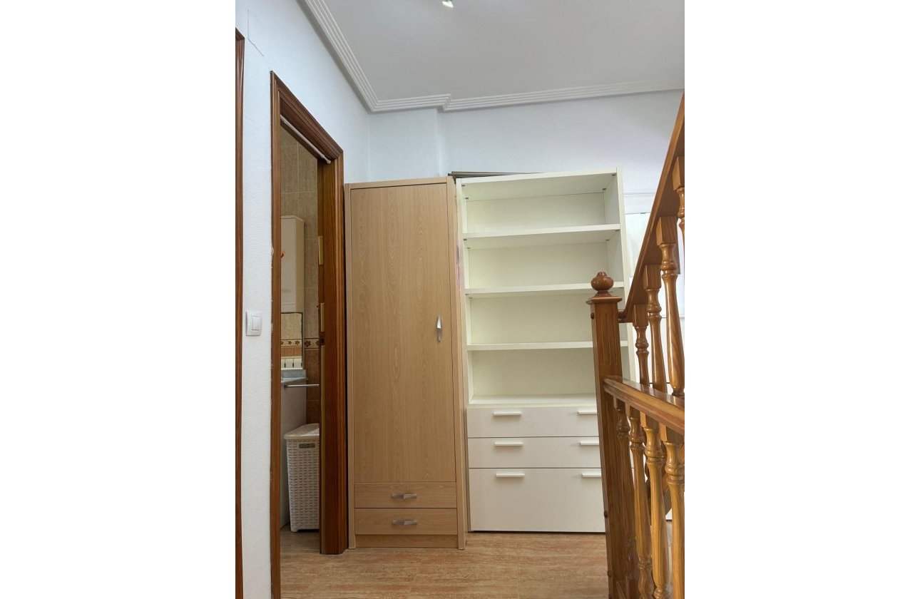 Herverkoop - Bungalow -
Orihuela Costa - Los Almendros-la Florida