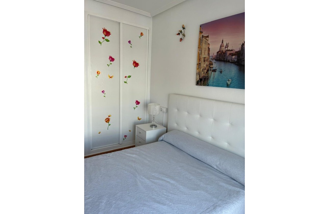 Herverkoop - Bungalow -
Orihuela Costa - Los Almendros-la Florida