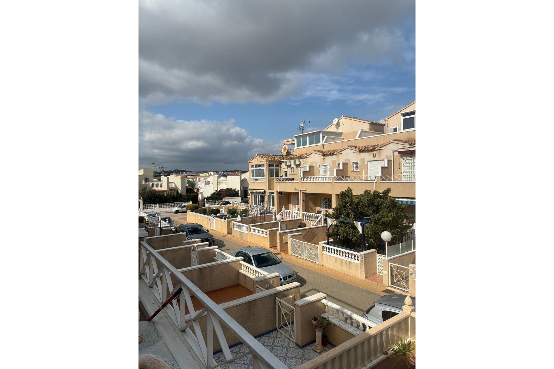 Herverkoop - Bungalow -
Orihuela Costa - Los Almendros-la Florida