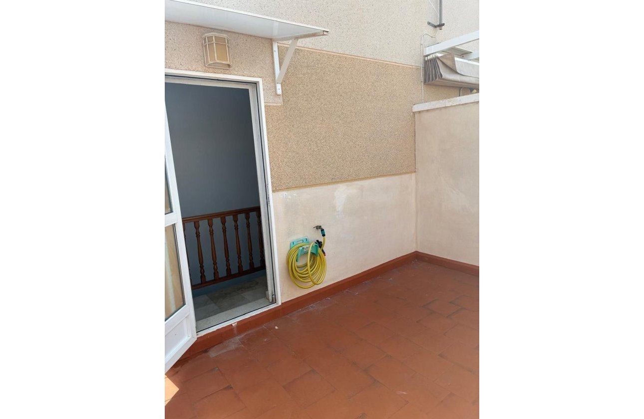 Herverkoop - Bungalow -
Orihuela Costa - Los Almendros-la Florida