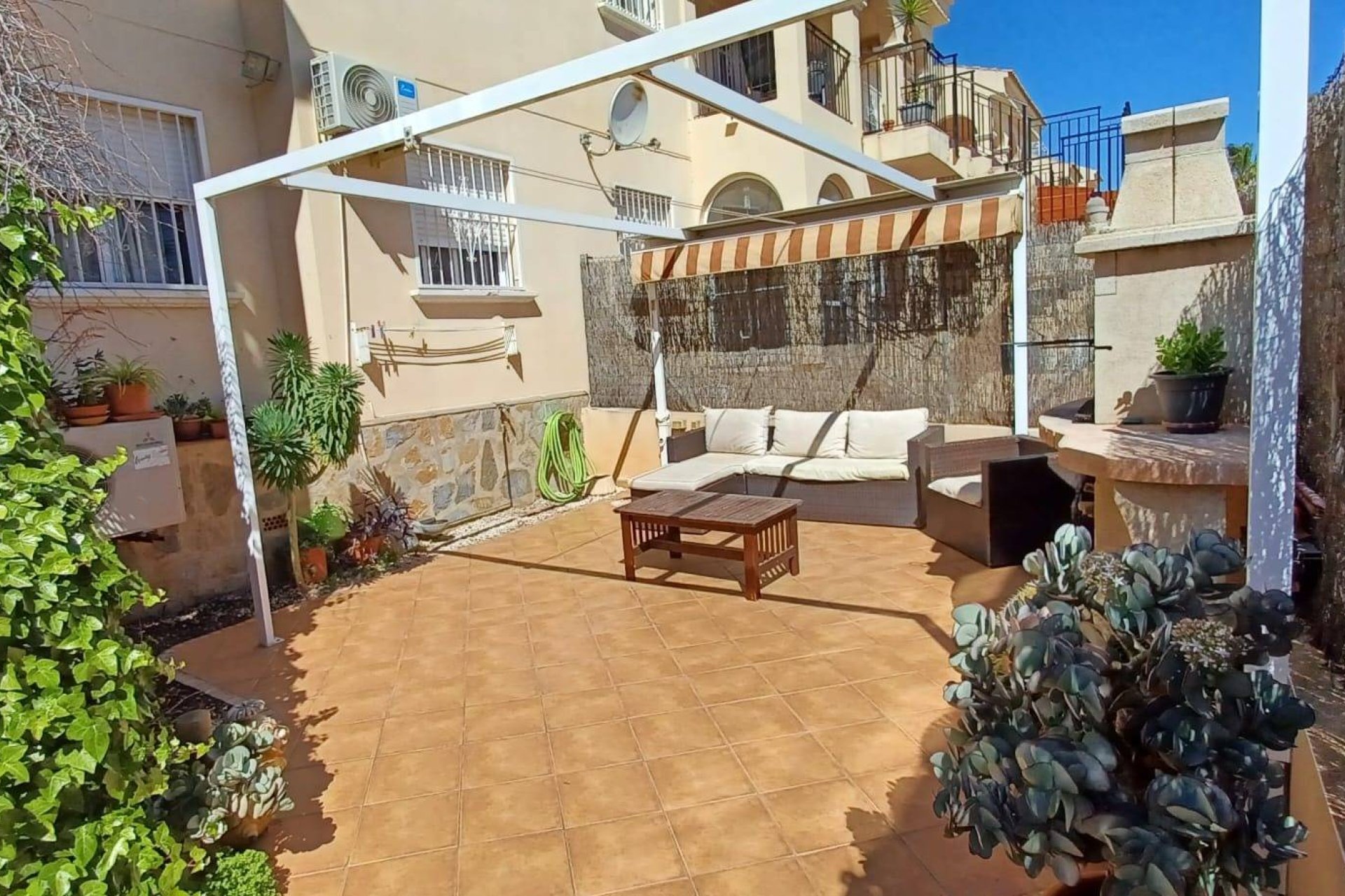 Herverkoop - Bungalow -
Orihuela Costa - Los Almendros-la Florida