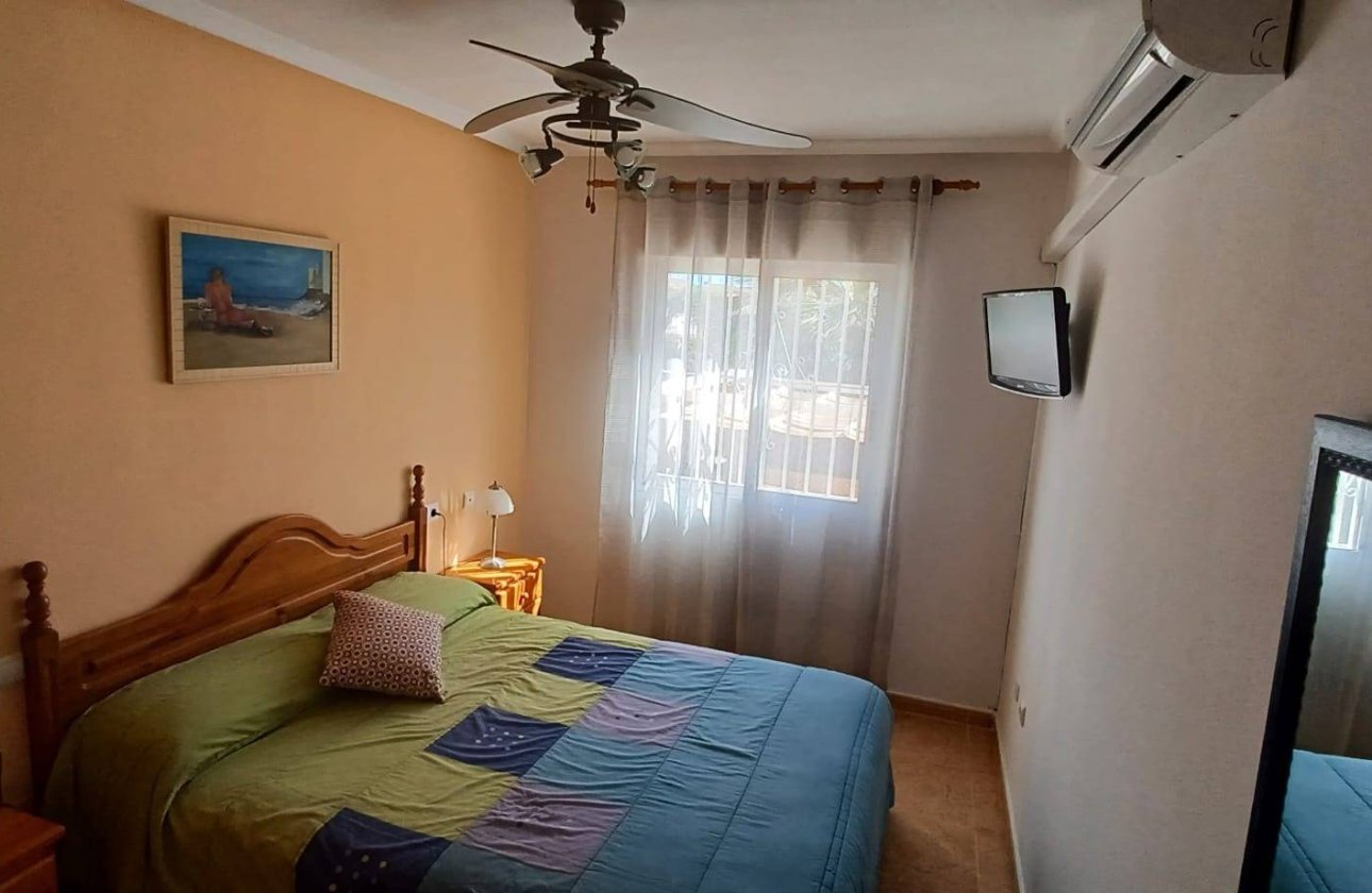 Herverkoop - Bungalow -
Orihuela Costa - Los Almendros-la Florida